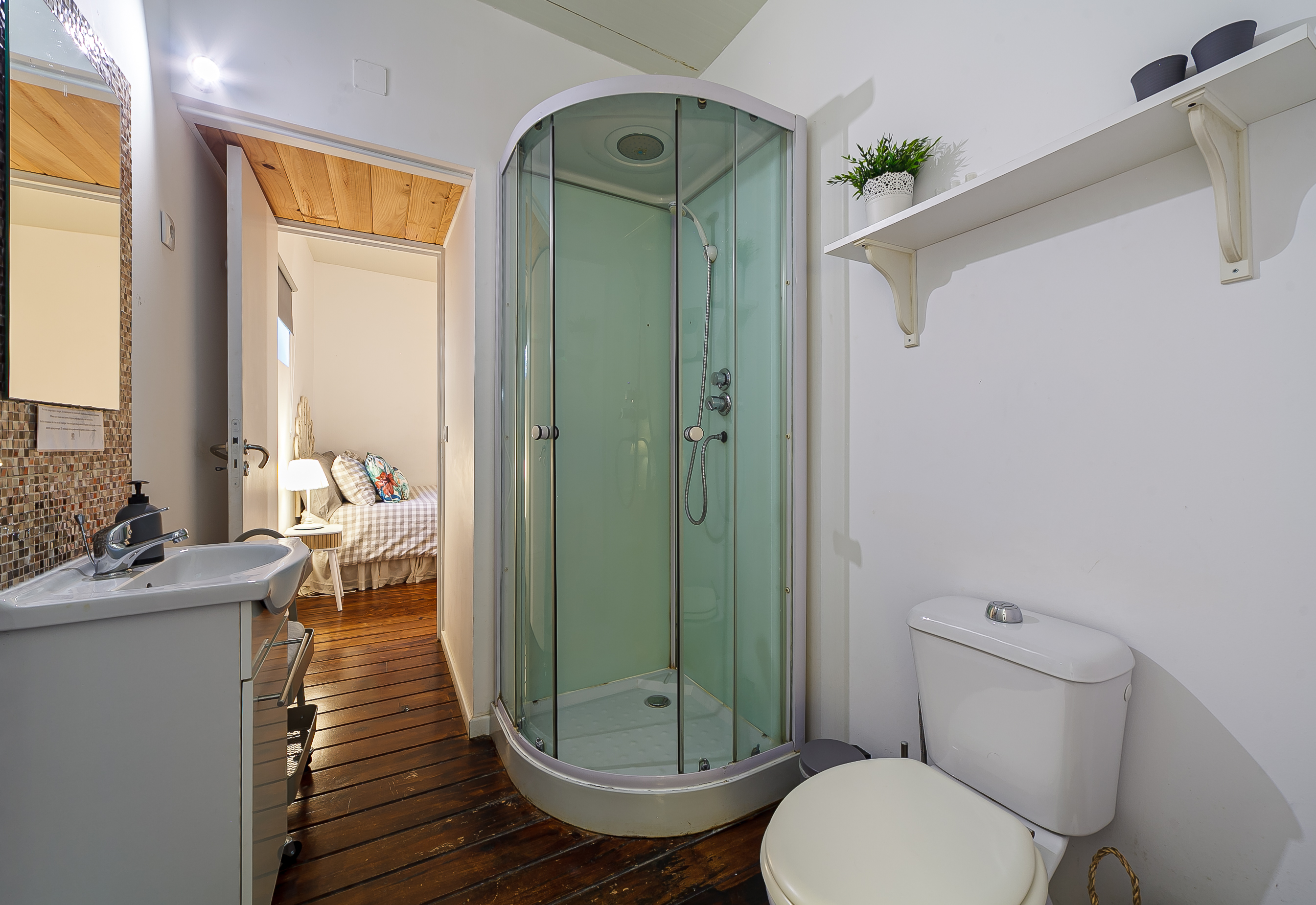 Backyard Bungalow - bathroom